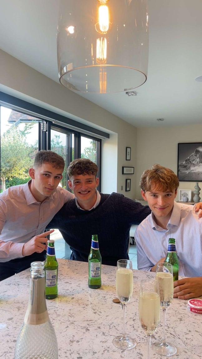 21 y/o looking for sociable flat Main Photo