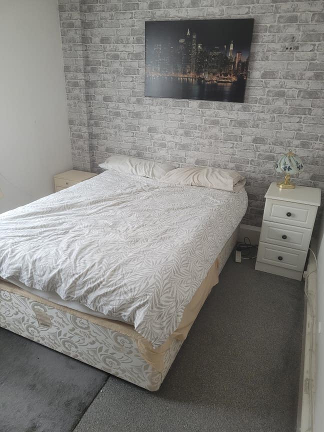 Clean room and flat Main Photo