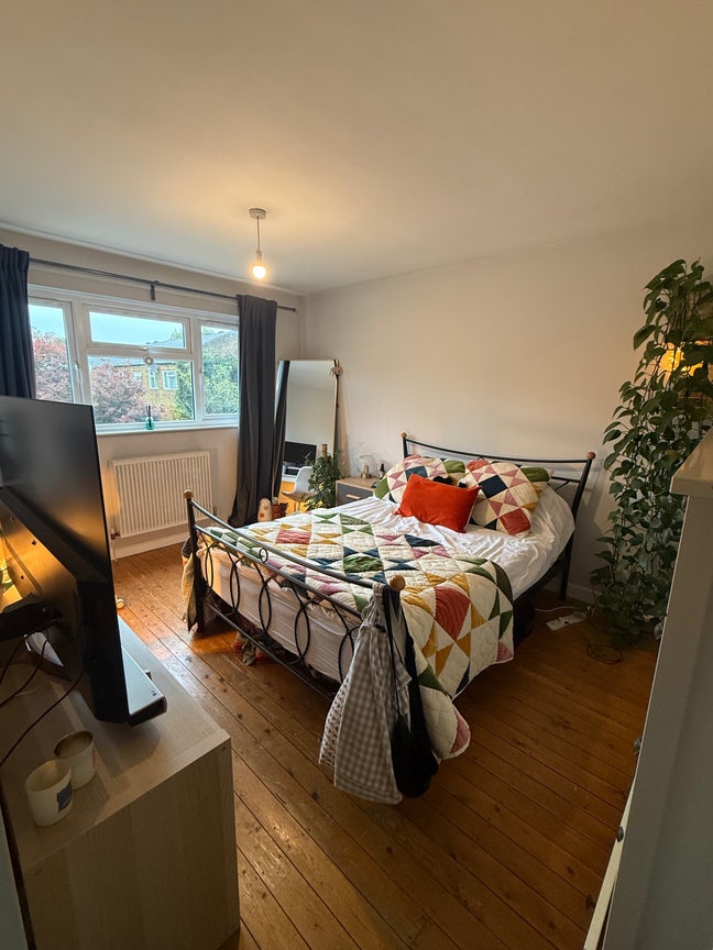 1 double room in house share Main Photo