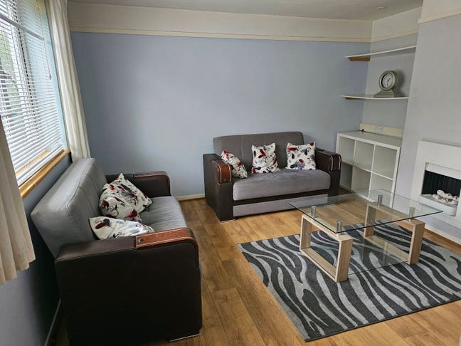 Double/single Rooms to let in fur'd 3 Bed House Main Photo
