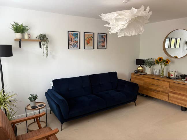 Double Bedroom available   Main Photo