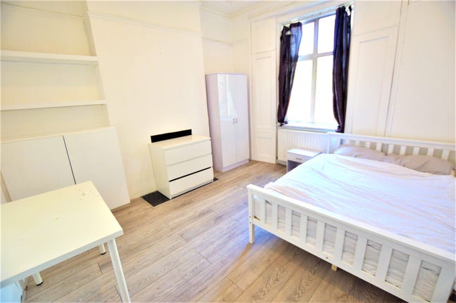  Fully Furnished Double Room | All Bills Included Main Photo
