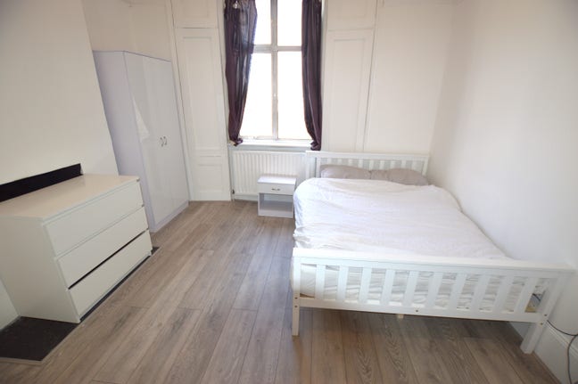 Bright & Spacious Double Room | All Bills Included Main Photo