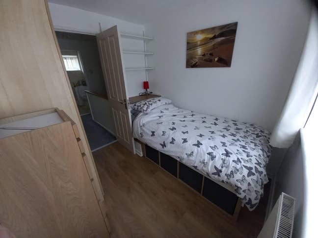 Single room for rent, Gossops Green, Main Photo