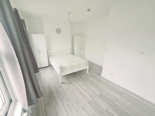 Spacious Double Room | All Bills Included Main Photo