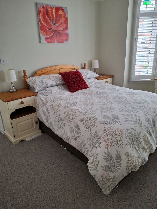 Fully funished large double room Main Photo