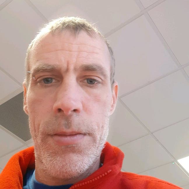 Professional Male seeks a single or double room Main Photo