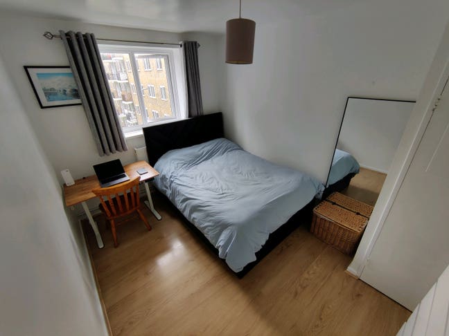 Women-only, Double room including bills in Putney Main Photo