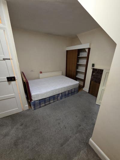 Double Room for rent in Hayes Main Photo