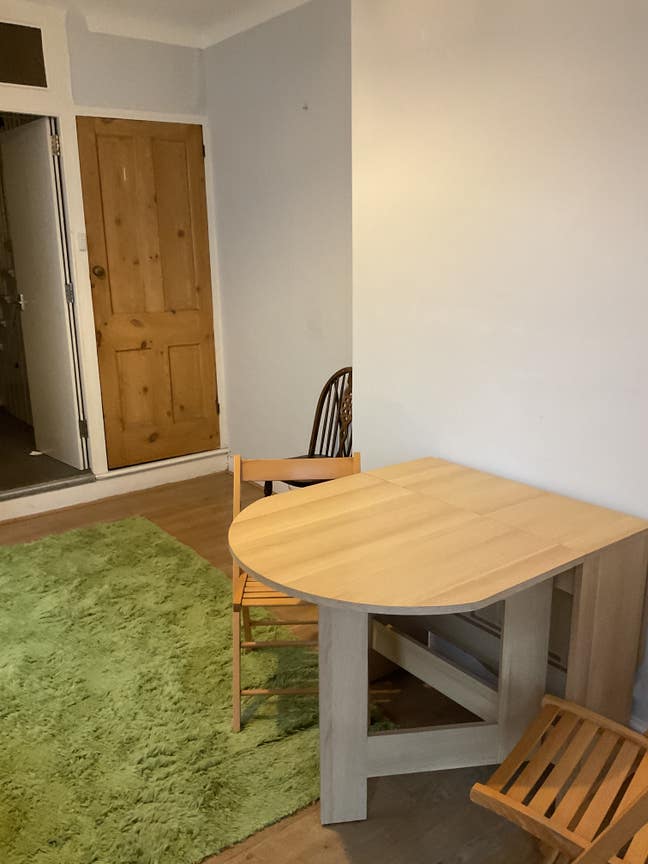 Exeter Room in shared house Main Photo