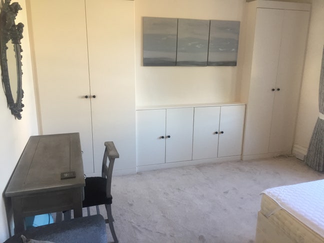 Spacious Double Room with Private Shower Room  Main Photo