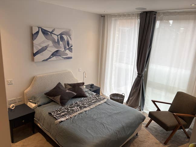  Peaceful, Sunny Ensuite Room – Central Location Main Photo