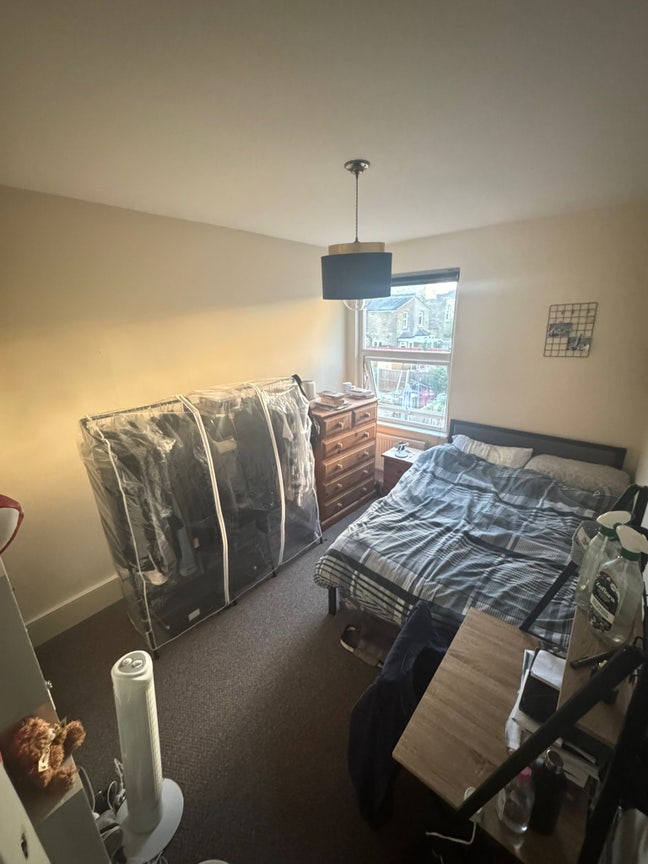 Spacious Double Room in Ealing – £600 + Bills Main Photo