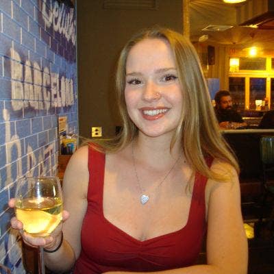 Professional Female seeks a double room Main Photo