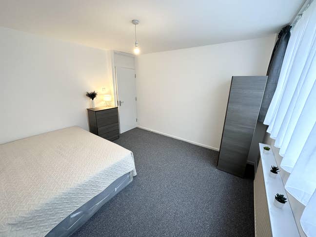 2 Rooms Available Now, All Bills Included  Main Photo