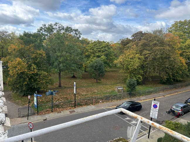 Flat Share: 2-Bed Flat Right on Victoria Park Main Photo