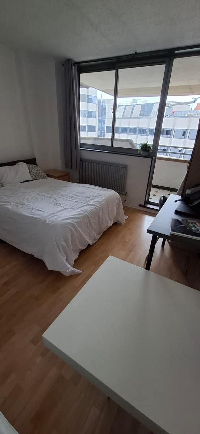 Double room is available for rent in - EC1N 8LB Main Photo