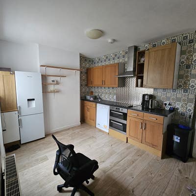 Lovely and spacious room Main Photo