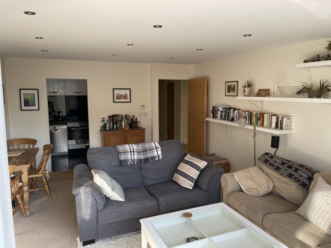 Ensuite Double in spacious flat Main Photo