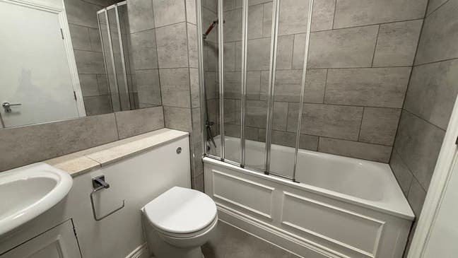 2 bedrooms in Crossharbour Main Photo