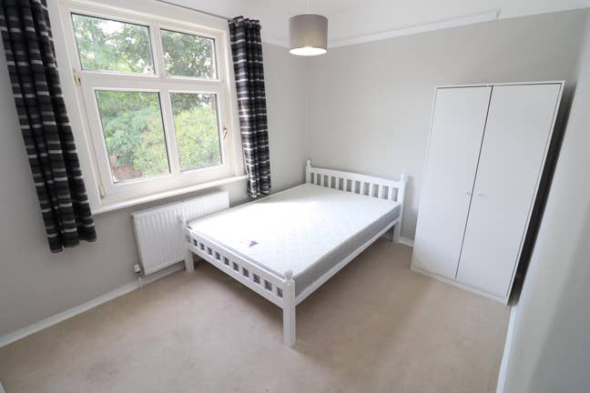 30 Min from King's Cross! Luxury House! Main Photo