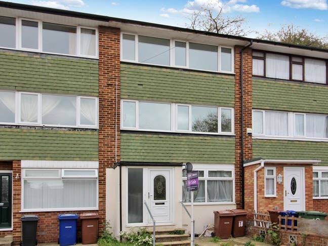 Modern 4 Bedroom House Close to Grays Town Centre Main Photo