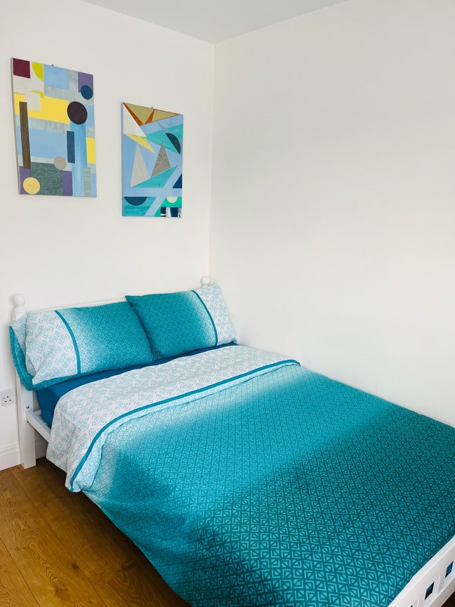 Double room available in Epsom  Main Photo