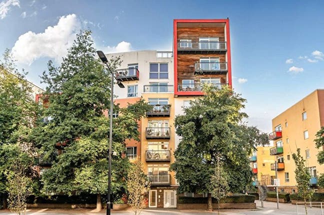 2x Rooms with patio in Prime location Greenwich Main Photo