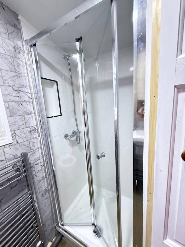 4Bedrooms Newly Refurn House@RM9 6LX/Degenham Main Photo