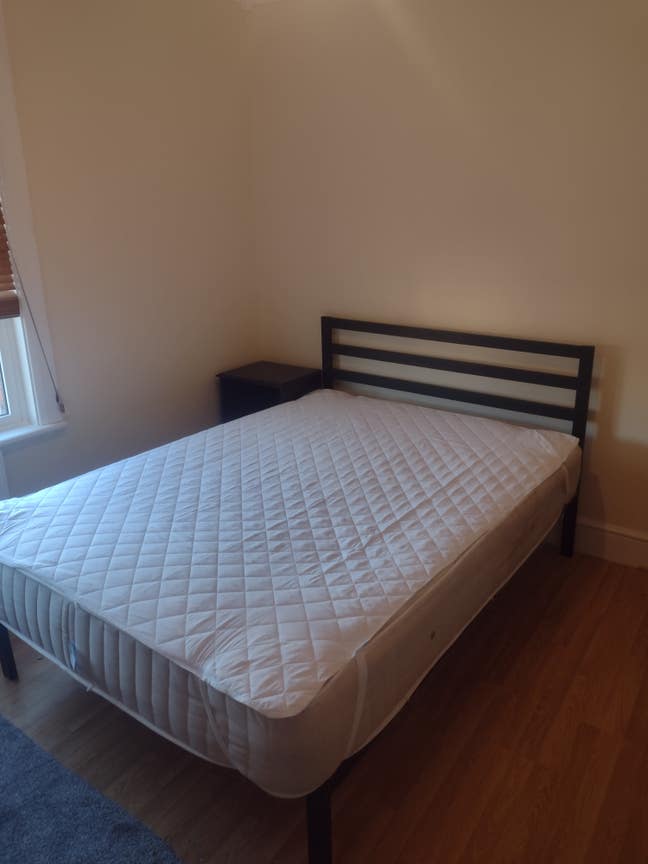 Spacious Double Room to Let in West Reading Main Photo