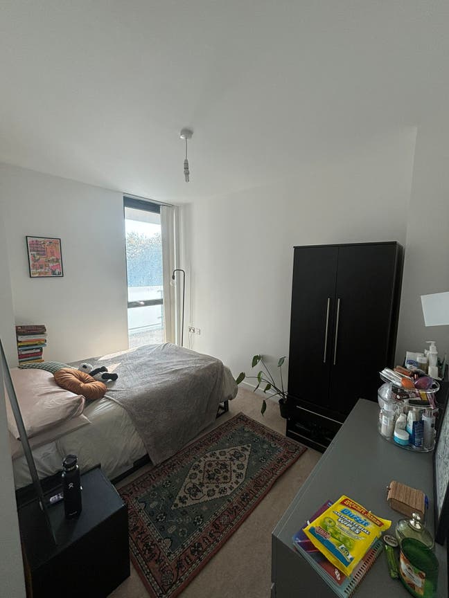 Room in Canada Water  Main Photo