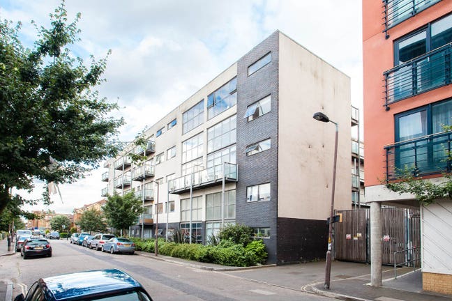 2 Bed Flat, Varcoe Road, SE16 Main Photo