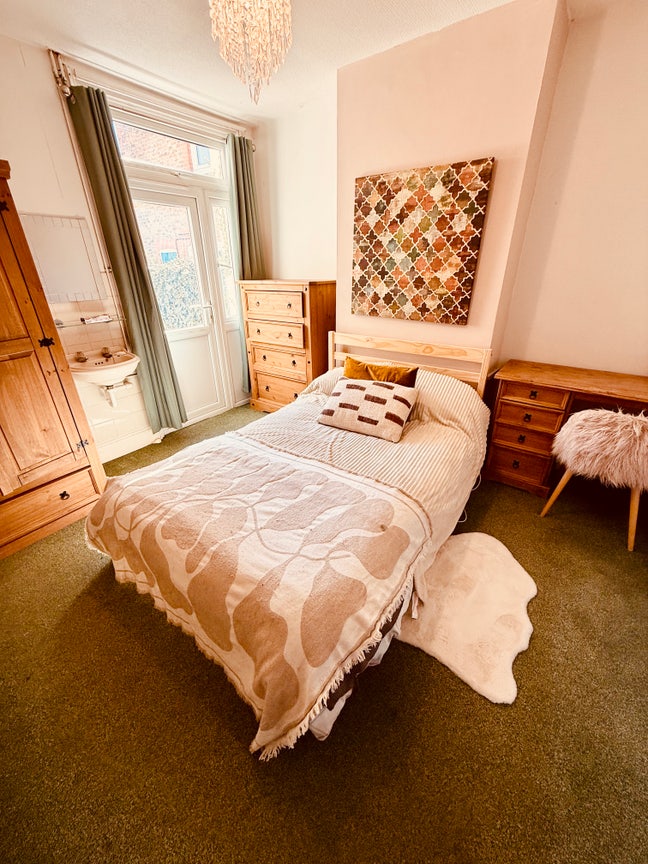 🎉Superb Double Room with Own Sink🎉 Main Photo