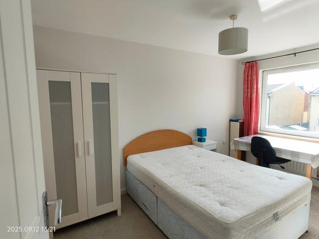 Double rooms in a Student House - Grove Village Main Photo