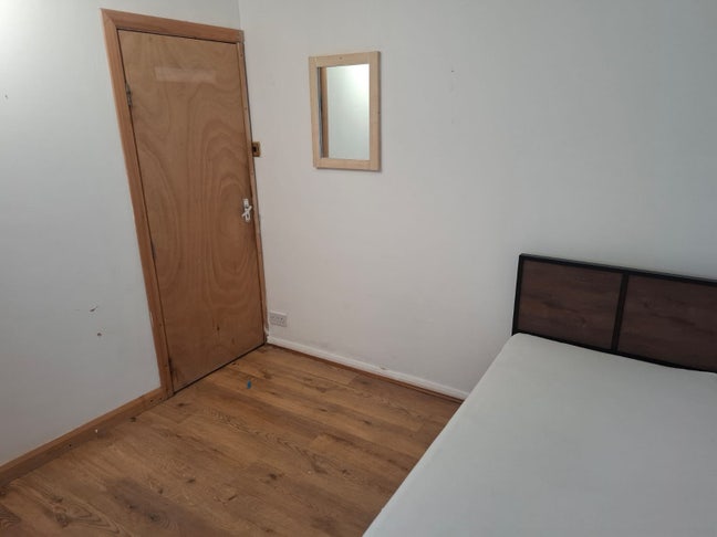  One Double room to let-Middlesex, UB1 (£650) Main Photo