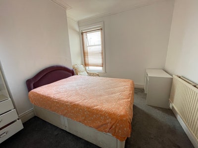  Double  Room  Available  on  BH14  No  Fees
 Main Photo