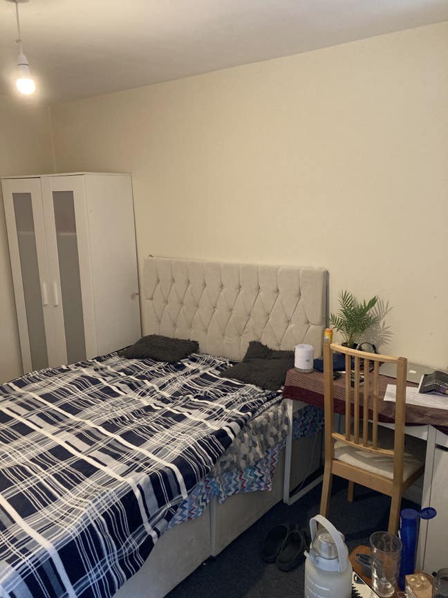 One bed room + kitchen + bathroom + small LR Main Photo