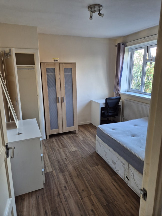 *Central Peckham Private Balcony Bills Included** Main Photo