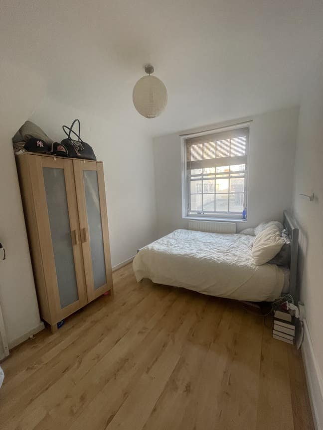 Spacious Double Room less than 5 min from station Main Photo