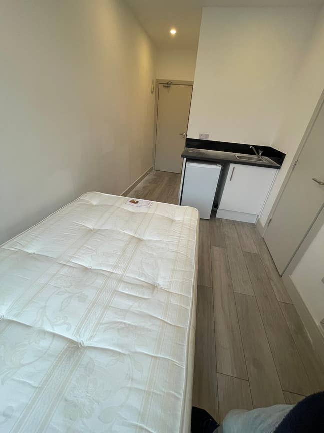 Ensuite apartment High Street Sutton  Main Photo