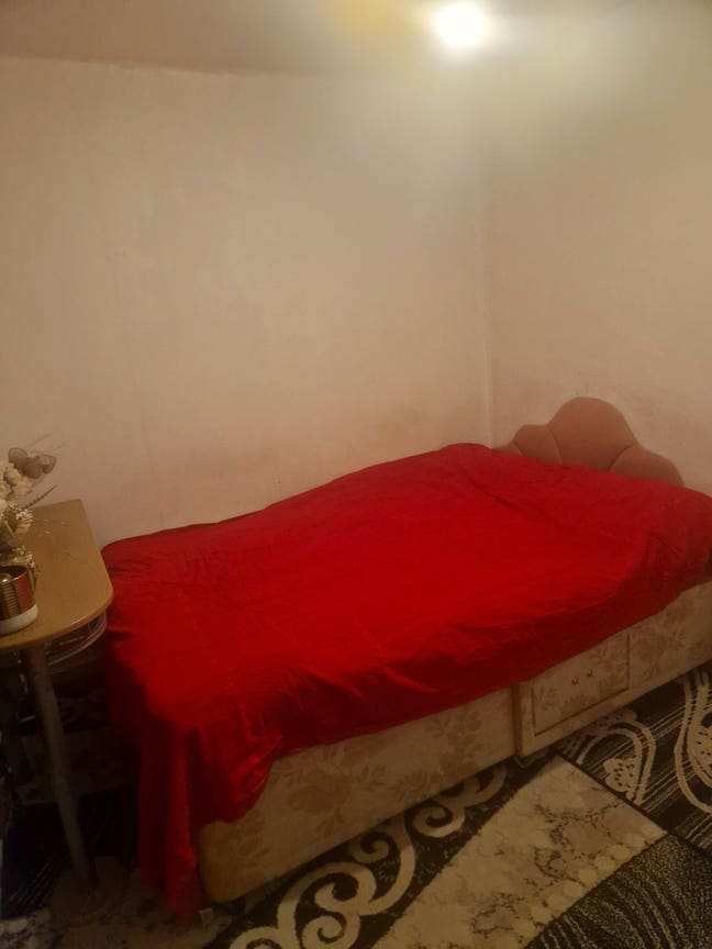Room in South Wales, Newport Main Photo