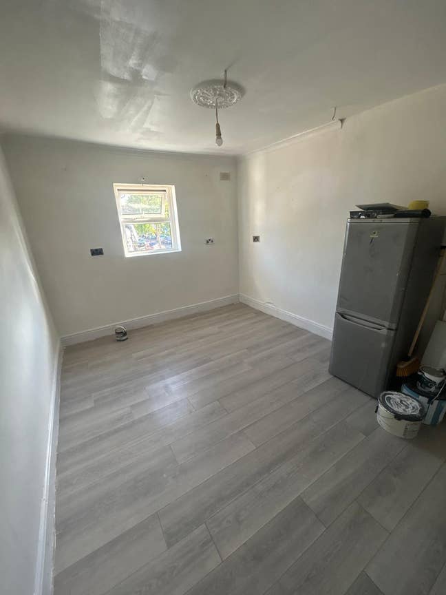 Newly Refurbished Studio flat including bills  Main Photo