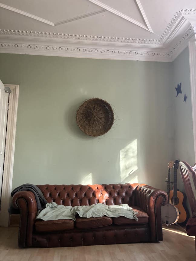 Attic room in big communal houseshare Main Photo
