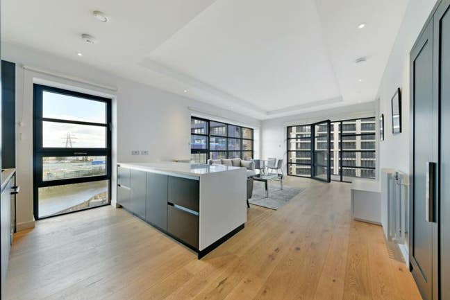 Modern Flat in Canning Town (Pool, Gym, Sauna) Main Photo