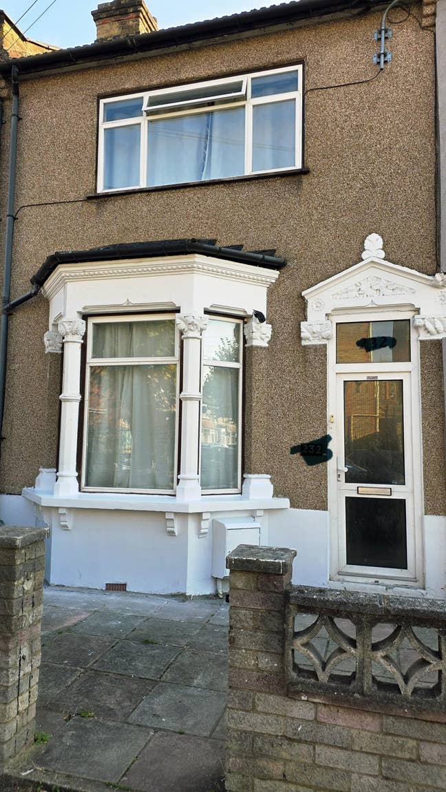 Newly Furbished 4 Double Bedrooms House in Eastham Main Photo