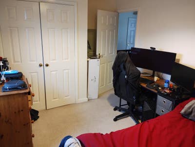 Double bedroom in 4 bed detached house Main Photo