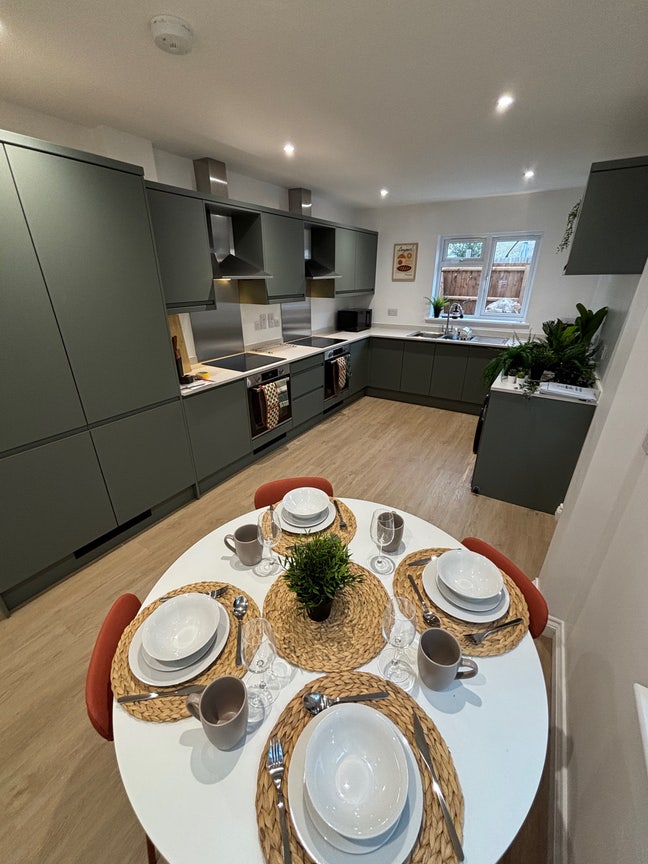 New | Best Rooms in Town 🤩 | Enquire Now 📞 Main Photo
