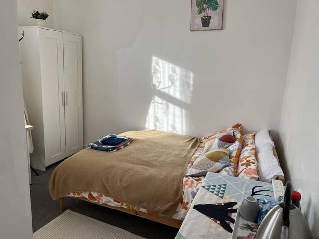 Furnished Double Ensuite Room – Available from 15 Main Photo