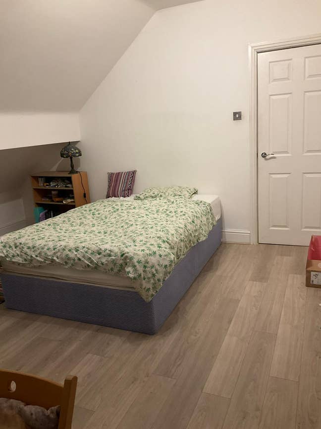 Double room in newly refurbished flat  Main Photo