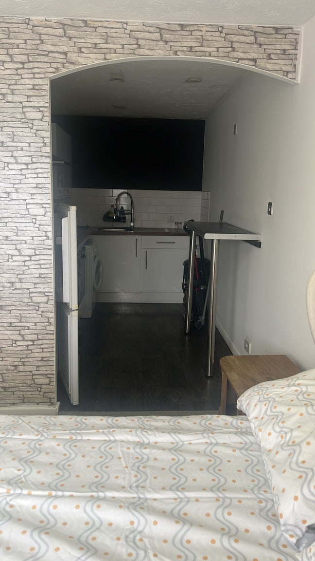 Beautiful Furnished Studio Flat to Rent  Main Photo